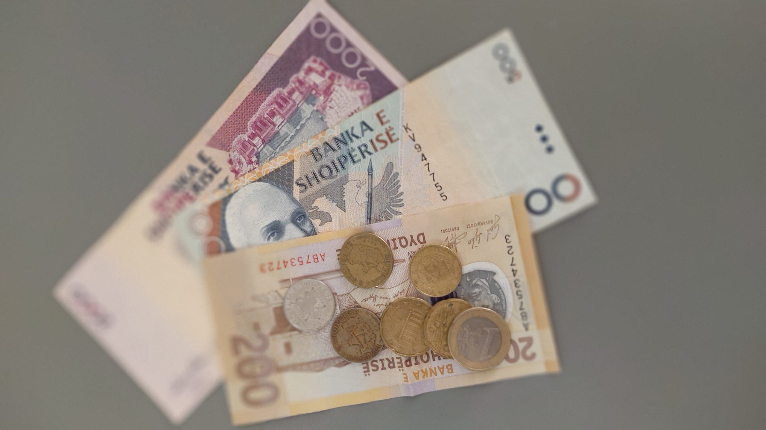 zhvleresimi Euros
